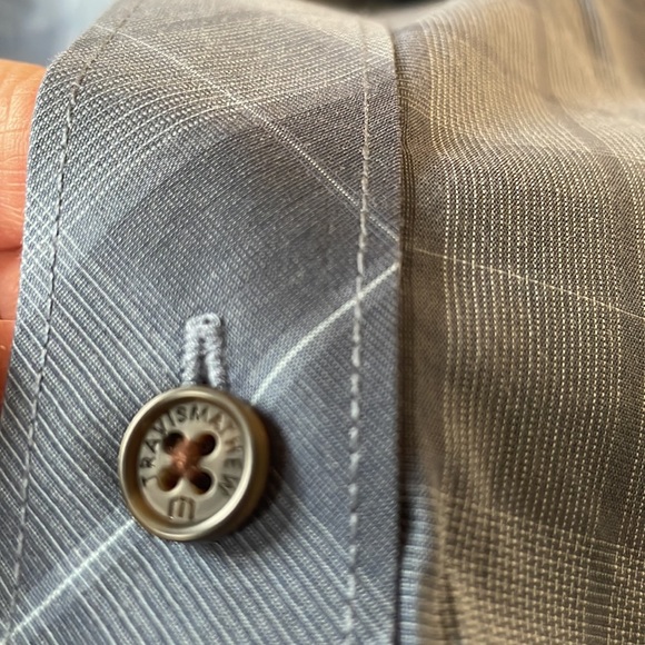 Travis Matthews short sleeve button down - Picture 3 of 4